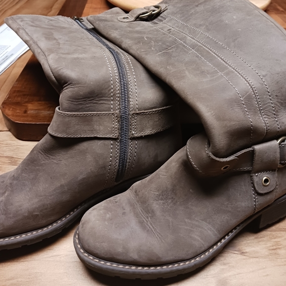 Clarks Gray Suede 100% Leather Knee - High Block Heel Boots - Picture 6 of 9